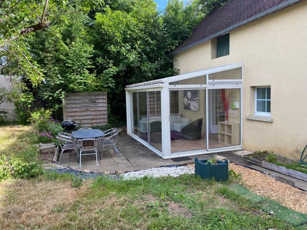 Le Petit Domaine de la Belvaudière et sa terrasse, au calme près du Mans